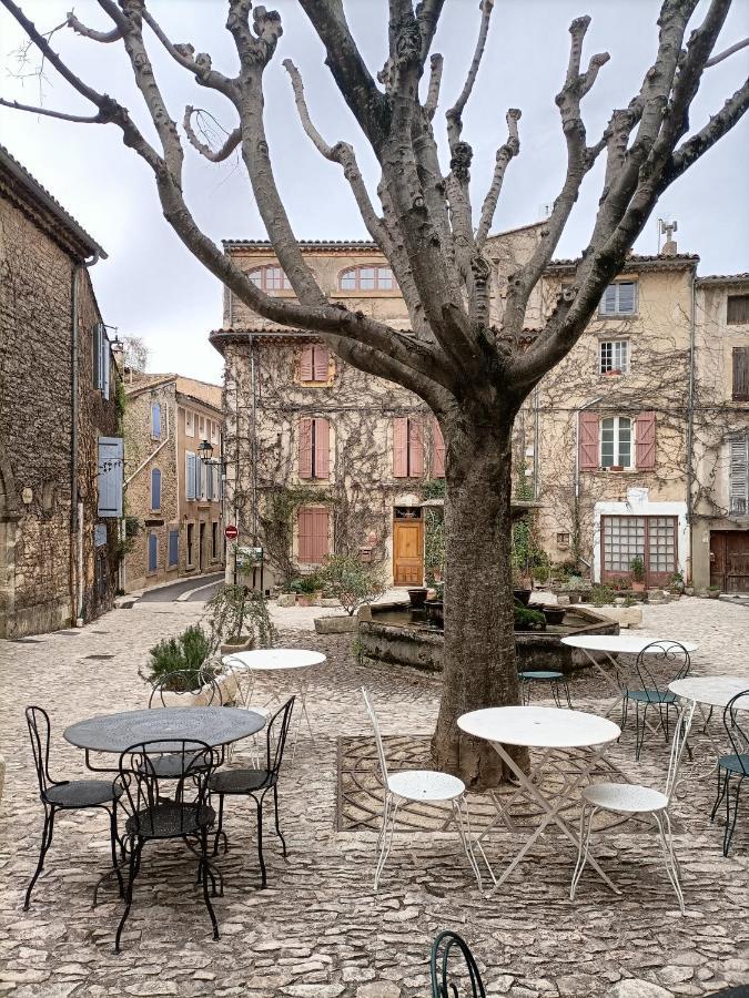 Entre Terre Et Ciel. Apartment Saignon Exterior photo