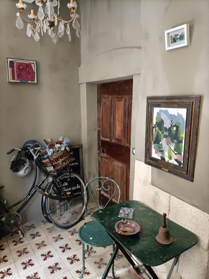 Entre Terre Et Ciel. Apartment Saignon Exterior photo